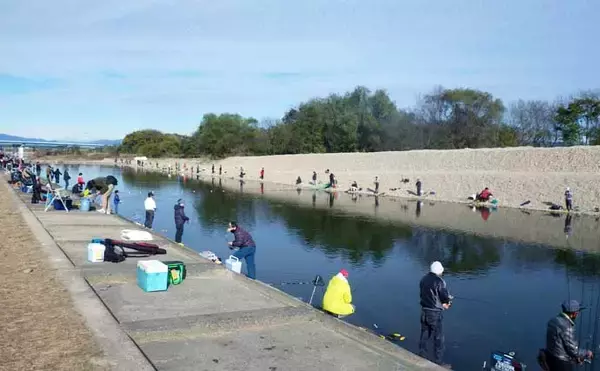 「【東海2021】冬は「エリアトラウト」入門好機　フックはこまめに交換を」の画像