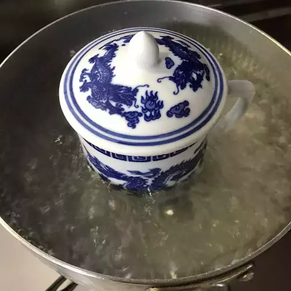 「【釣果レシピ】カサゴの干物で作る「骨酒」　濃厚ながら後味スッキリ」の画像