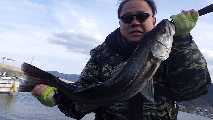 乗っ込み マダイ狙いのサビキ釣りで良型スズキが連発 鳴門海峡 21年2月24日 エキサイトニュース 2 3