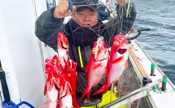 深場釣りで良型『ブランドキンメ』6点掛け　「超激臭エサ」がアタリ？