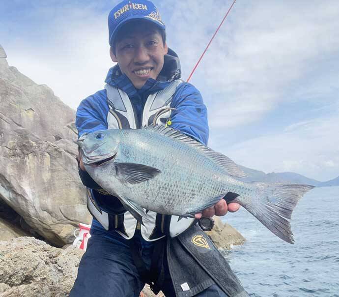 グレフカセ釣りで38cm頭に好調ヒット　「潜り潮」攻略法とは？【三重】