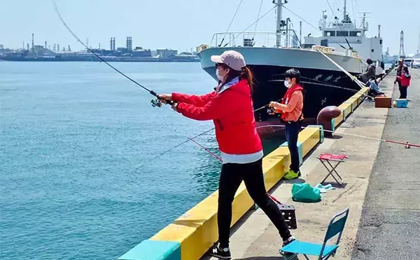 「サビキ釣りで『サッパ』好釣　釣果は酢漬けで満喫【三重・四日市港】」の画像