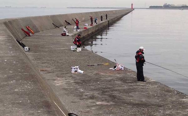 大阪湾 波止フカセチヌ 入門 代表的な3つの釣り場の特徴を押さえよう 21年7月4日 エキサイトニュース