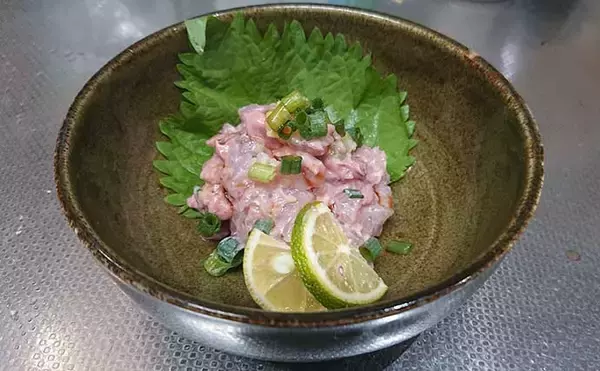 「魚の『アラ＆内臓』の魅力　食品ロスや夏場の生ゴミ問題の解消にも？」の画像