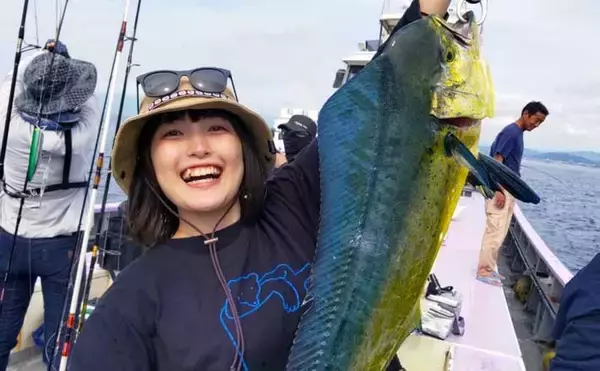 「相模湾シイラゲーム好調で初体験者興奮　51ヒット31キャッチ【神奈川】」の画像