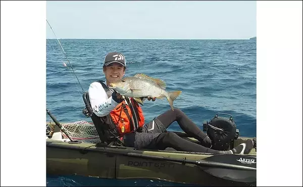 「ボート＆カヤックフィッシングで沖縄の海を堪能　10kgアーラミーバイも」の画像