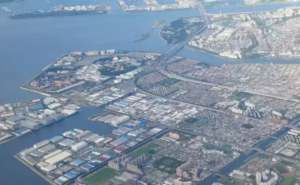 「東京湾で『青潮』が発生　混同しがちな「赤潮」とは全く異なる存在？」の画像
