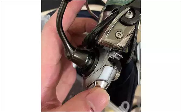 「今さら聞けないスピニングリールのキホン　『逆転レバー』の使い道は？」の画像