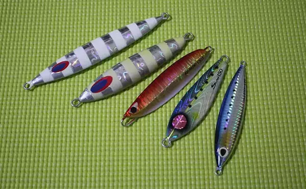 「今さら聞けない青物ジギングのキホン　ジグの形状別の特徴と使い分け術」の画像