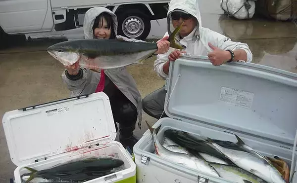 「今さら聞けない青物ジギングのキホン　ジグの形状別の特徴と使い分け術」の画像