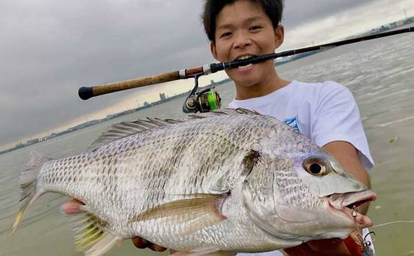 爆釣も期待できる ボトムワインド とは 釣り方とボート流し方を解説 21年11月3日 エキサイトニュース 爆釣も期待できる ボトムワインド とは 釣り方とボート流し方を解説 21年11月3日 エキサイトニュース