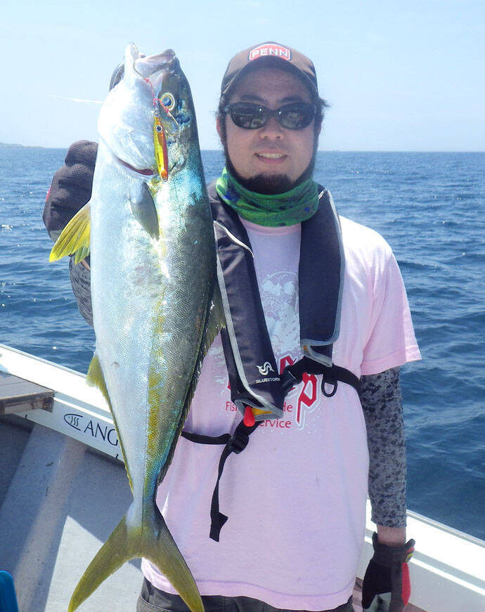 浅場のSLJで50㎝級ヒラマサ7ヒット4キャッチ【福井・ブルーズ】