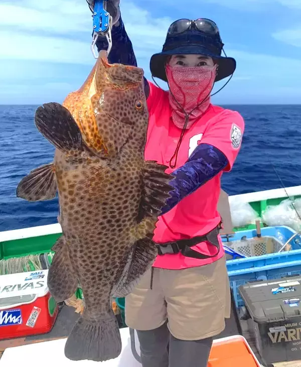 「東洋のガラパゴス『小笠原諸島』で遠征フィッシング　規格外の魚を狙う！」の画像