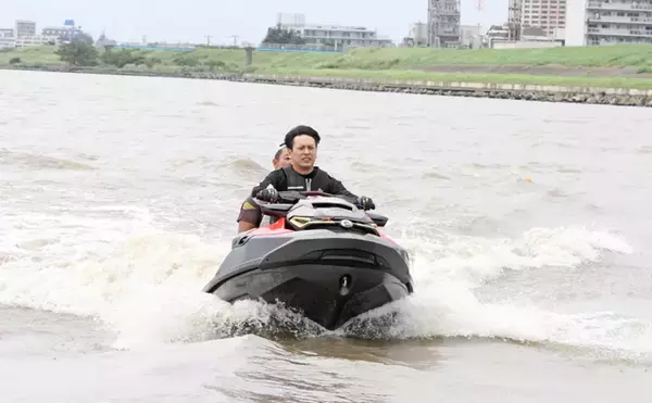 「三代目JSB山下健二郎が『特殊小型船舶免許』に合格　水上バイクで釣りしたい」の画像