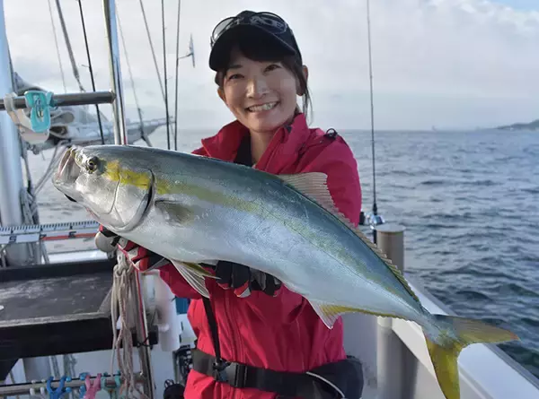 「通称『ジグの墓場』で痛快青物ジギング　ハマチが乱舞【兵庫・浜栄丸】」の画像