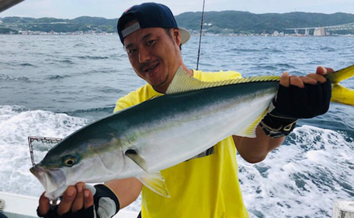テンヤタチウオ＆ノマセ青物リレー船で型数共に満喫【淡路島・小溝丸】
