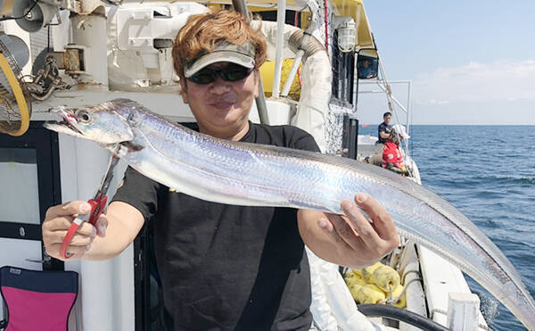 テンヤタチウオ ノマセ青物リレー船で型数共に満喫 淡路島 小溝丸 19年10月8日 エキサイトニュース