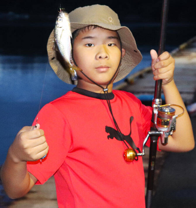 メガフロートで半夜釣り　足元安全でファミリーにもオススメ！【三重】