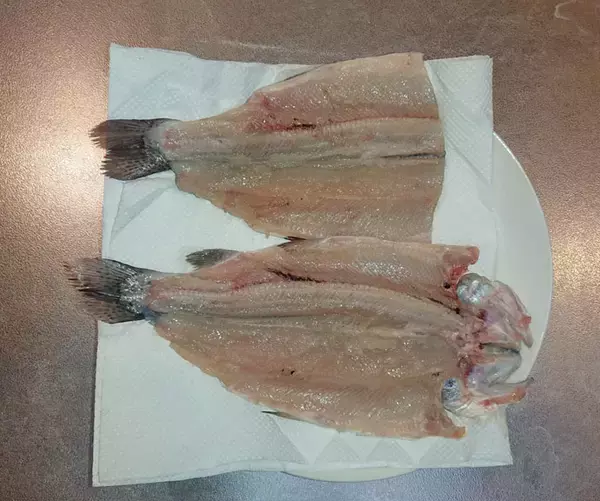 「【釣果レシピ】ニジマスの一夜干し：塩焼きに飽きたらオススメ！」の画像