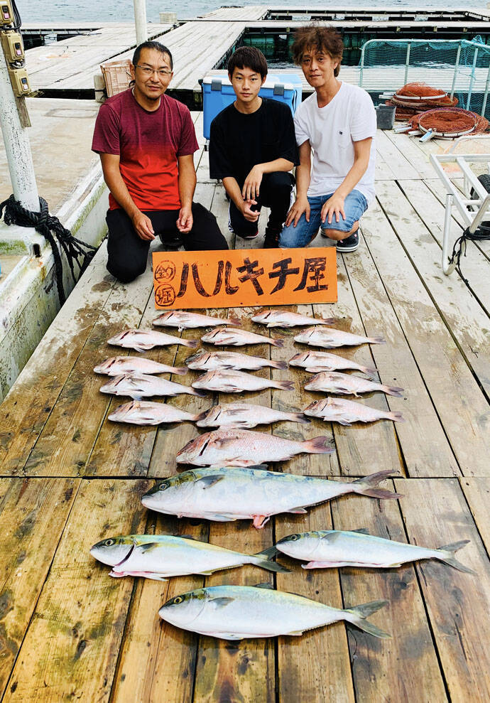 三重県 海上釣り堀釣果速報 マダイ50匹超えに青物ももれなく登場 19年10月12日 エキサイトニュース