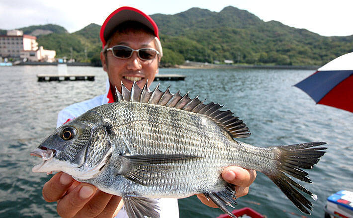 チヌカカリ釣りにマストな2大釣法 ダンゴ釣り 落とし込み 解説 19年10月16日 エキサイトニュース