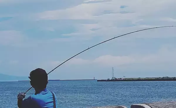 「『ソリッドティップ』エギングロッドのメリット3選　夜釣りにオススメ？」の画像