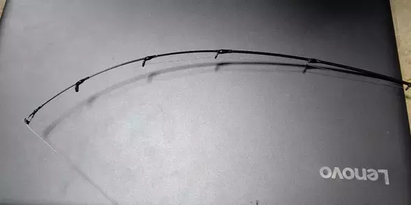 「『ソリッドティップ』エギングロッドのメリット3選　夜釣りにオススメ？」の画像