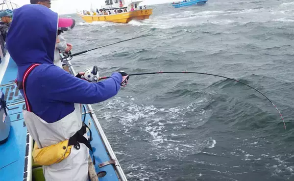 「東京湾タチウオ大会出場レポ　優勝は130cm超えドラゴン【まる八】」の画像