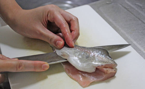 管理釣り場で釣ったニジマスの下処理方法徹底解説 冷凍保存も可能 19年11月5日 エキサイトニュース