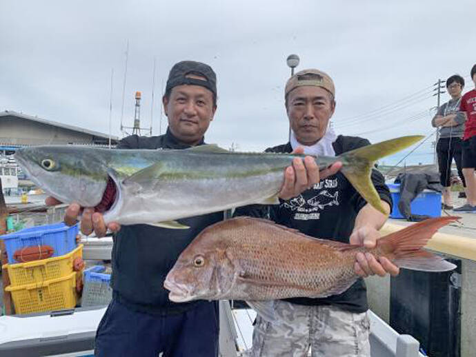愛知県 船釣り釣果速報 ウタセエビエサで60cm超マダイに青物 19年11月13日 エキサイトニュース