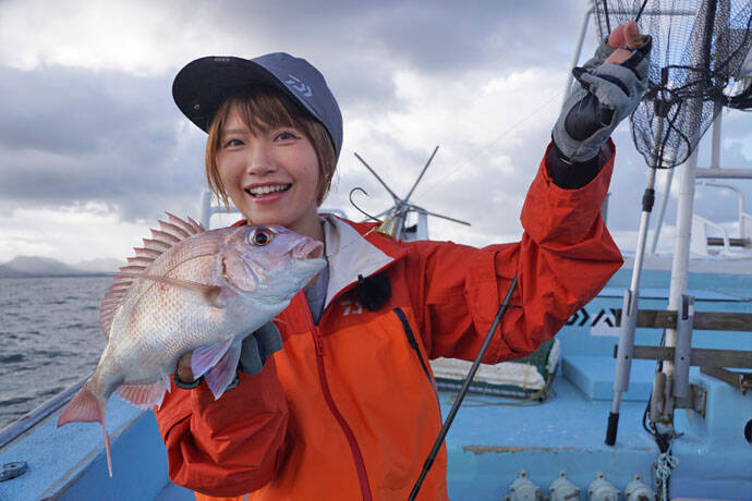 秋丸美帆と郷原未来のテンヤマダイ釣行 両者マダイを手中に 健栄丸 19年11月27日 エキサイトニュース