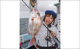 「秋丸美帆と郷原未来のテンヤマダイ釣行　両者マダイを手中に【健栄丸】」の画像5