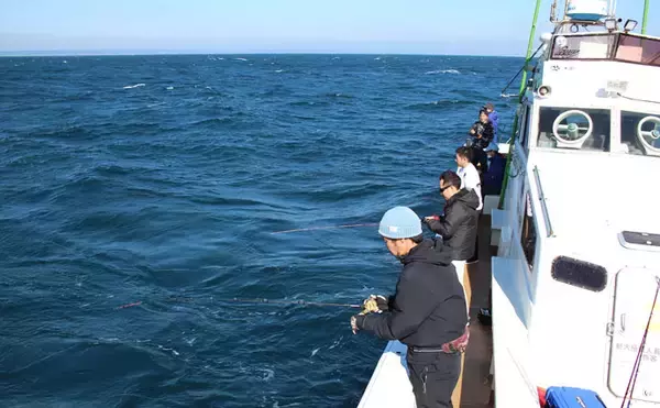 「御前崎沖ジギング＆タイラバで80cm超えカンパチを手中【波丸】」の画像