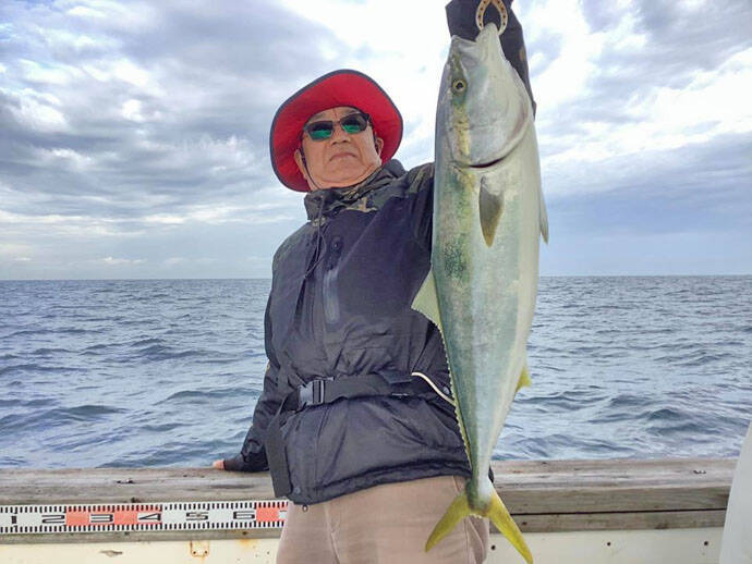 福岡 沖のルアー釣り最新釣果 15kg級ヒラマサに90cmシーバス 19年12月7日 エキサイトニュース
