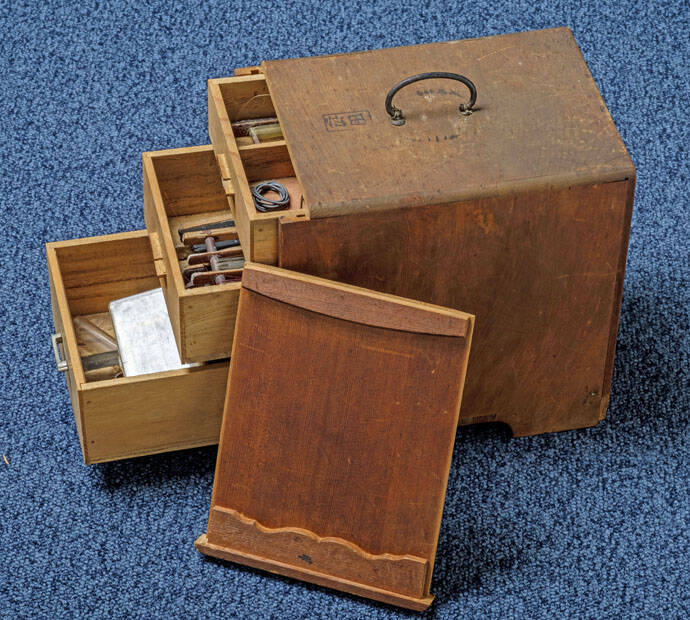 道具を通して伝統的な釣りを知る：小継ぎの短竿で楽しむホソの小ブナ釣り