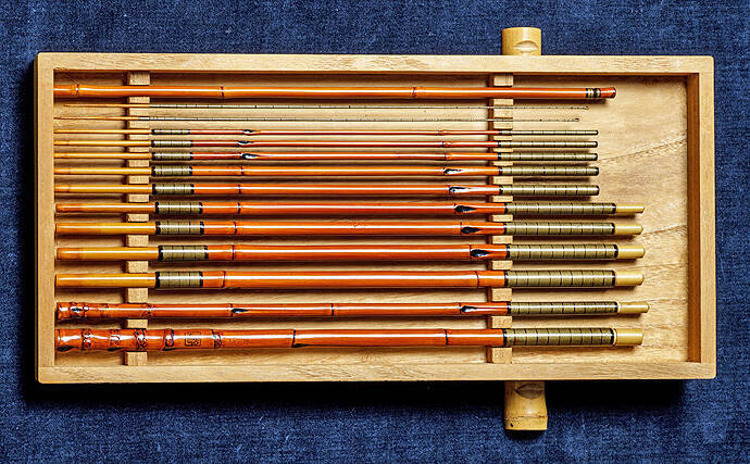 道具を通して伝統的な釣りを知る：小継ぎの短竿で楽しむホソの小ブナ釣り