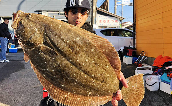 東京湾手こぎボートで泳がせ釣り ラストにまさかの良型ヒラメ 石田丸 年1月18日 エキサイトニュース