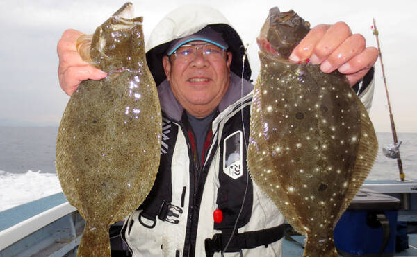 大人気 泳がせ釣り で54cm頭ヒラメ4匹 マゴチ マハタも 大進丸 年2月5日 エキサイトニュース