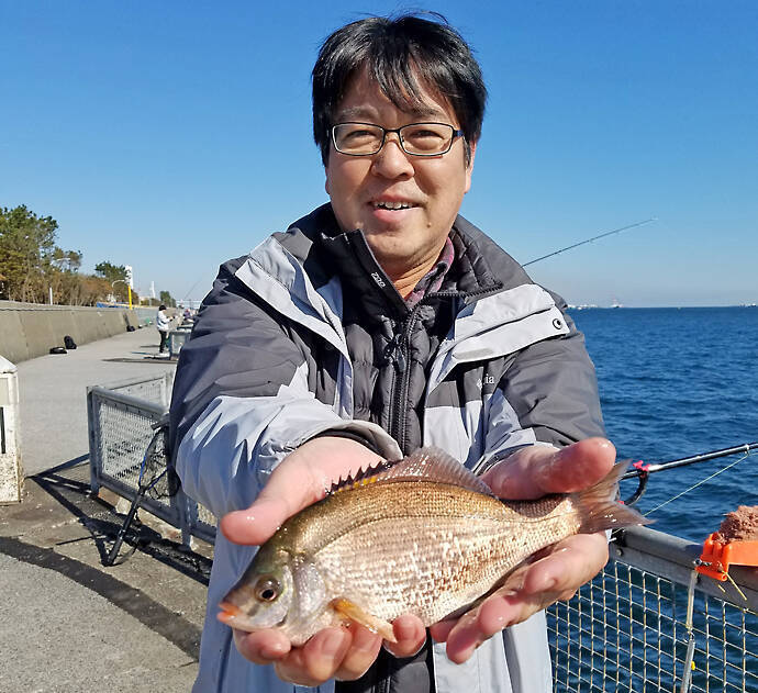 再開直後の 本牧海づり施設 取材レポ 約半年ぶりに釣り人の笑顔戻る 年2月7日 エキサイトニュース