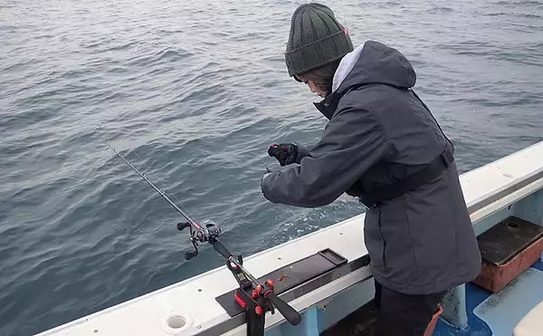 「全長10ｍ以上のロング仕掛けが特徴の『サビキマダイ』釣り【小豆島沖】」の画像