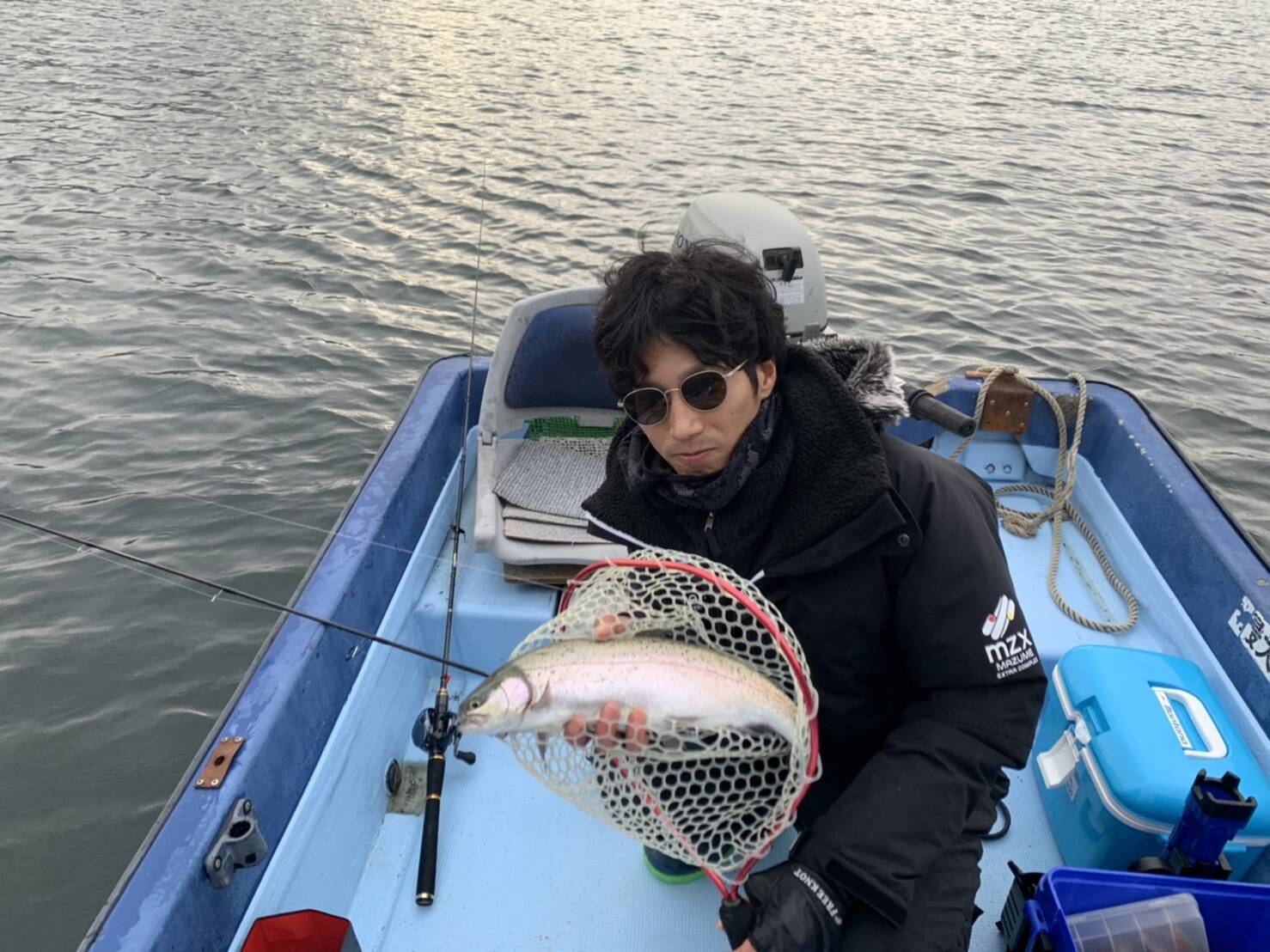 解禁直後の芦ノ湖を新釣法で攻略 テンヤトラウト で60cm級ニジマス 年3月13日 エキサイトニュース
