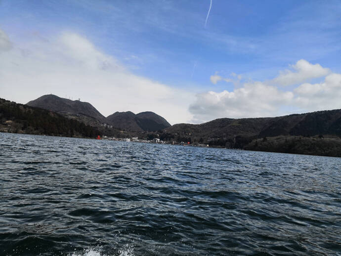 解禁直後の芦ノ湖を新釣法で攻略 テンヤトラウト で60cm級ニジマス 年3月13日 エキサイトニュース