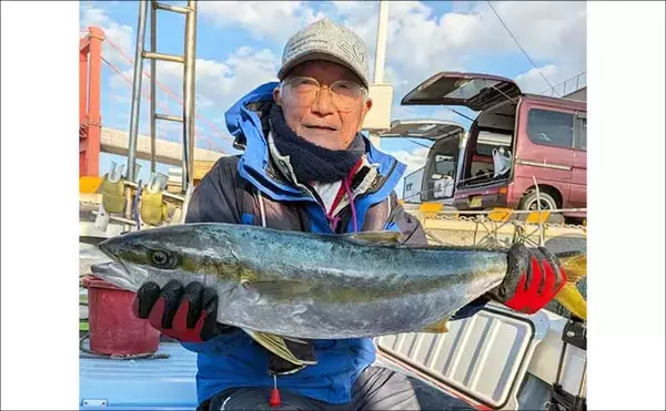 「【沖釣り釣果速報】芦屋沖の落とし込み釣りで100cmの大ヒラマサ降臨！船中青物67尾の爆釣劇（福岡）」の画像