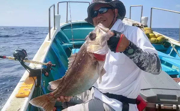 「中深海釣りで2kg級を頭に船中全員が高級魚「アラ」キャッチ【静岡・わし丸】」の画像