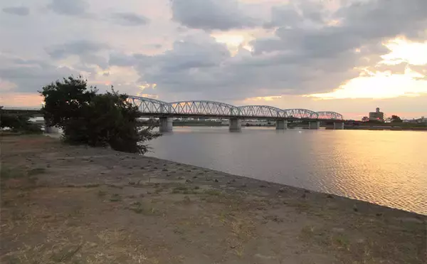 「夏は暑さを避けて夕方の釣りがオススメのワケ　実釣ではキスやハゼを連打」の画像