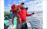 「小川直也さん参加の『タコ釣り大会』に密着　4.9kg巨大マダコが登場！」の画像12