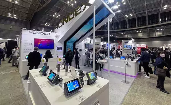「HONDEX（ホンデックス）の魚探はシンプルで操作性抜群　ボートショーで担当者直撃」の画像
