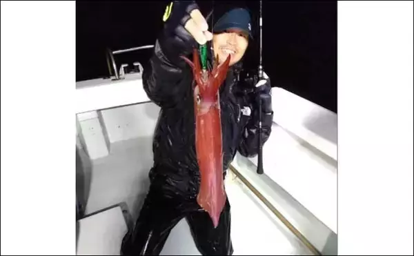 「【夜焚きイカ釣果速報】釣る人ヤリイカ70尾前後と好調継続中（福岡）」の画像
