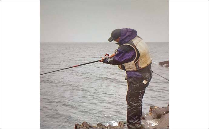 「潮変わりで状況一変！」沖磯の石物釣りで1kg超えイシガキダイやゲストのブダイを好捕【神奈川】