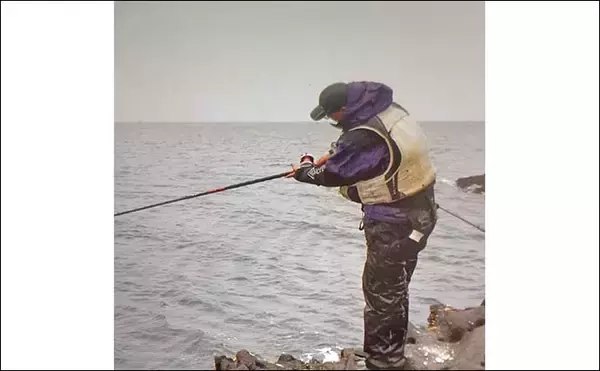 「「潮変わりで状況一変！」沖磯の石物釣りで1kg超えイシガキダイやゲストのブダイを好捕【神奈川】」の画像